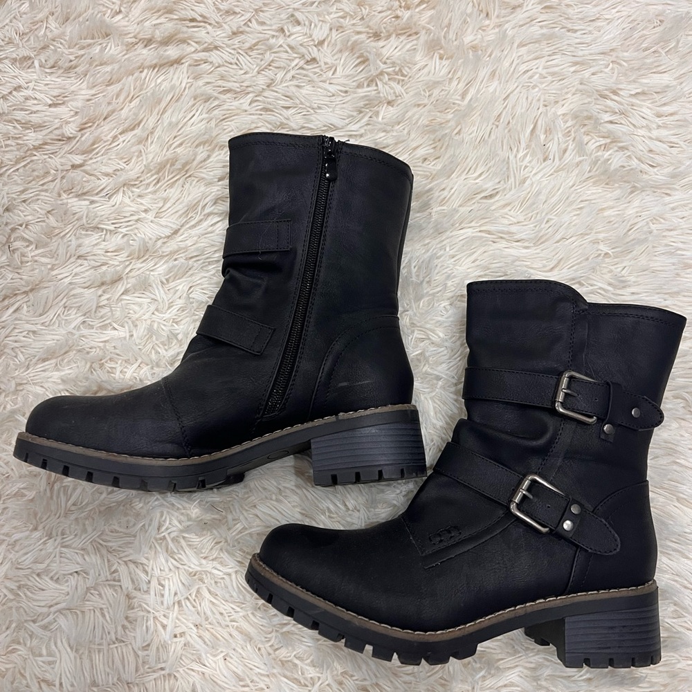 Global win black boots